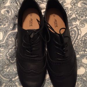 Size 9 New Oxfords